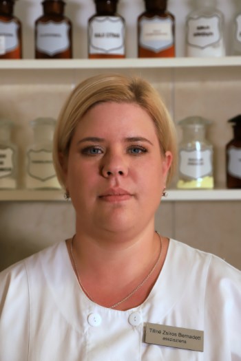 Tillné Zsíros Bernadett